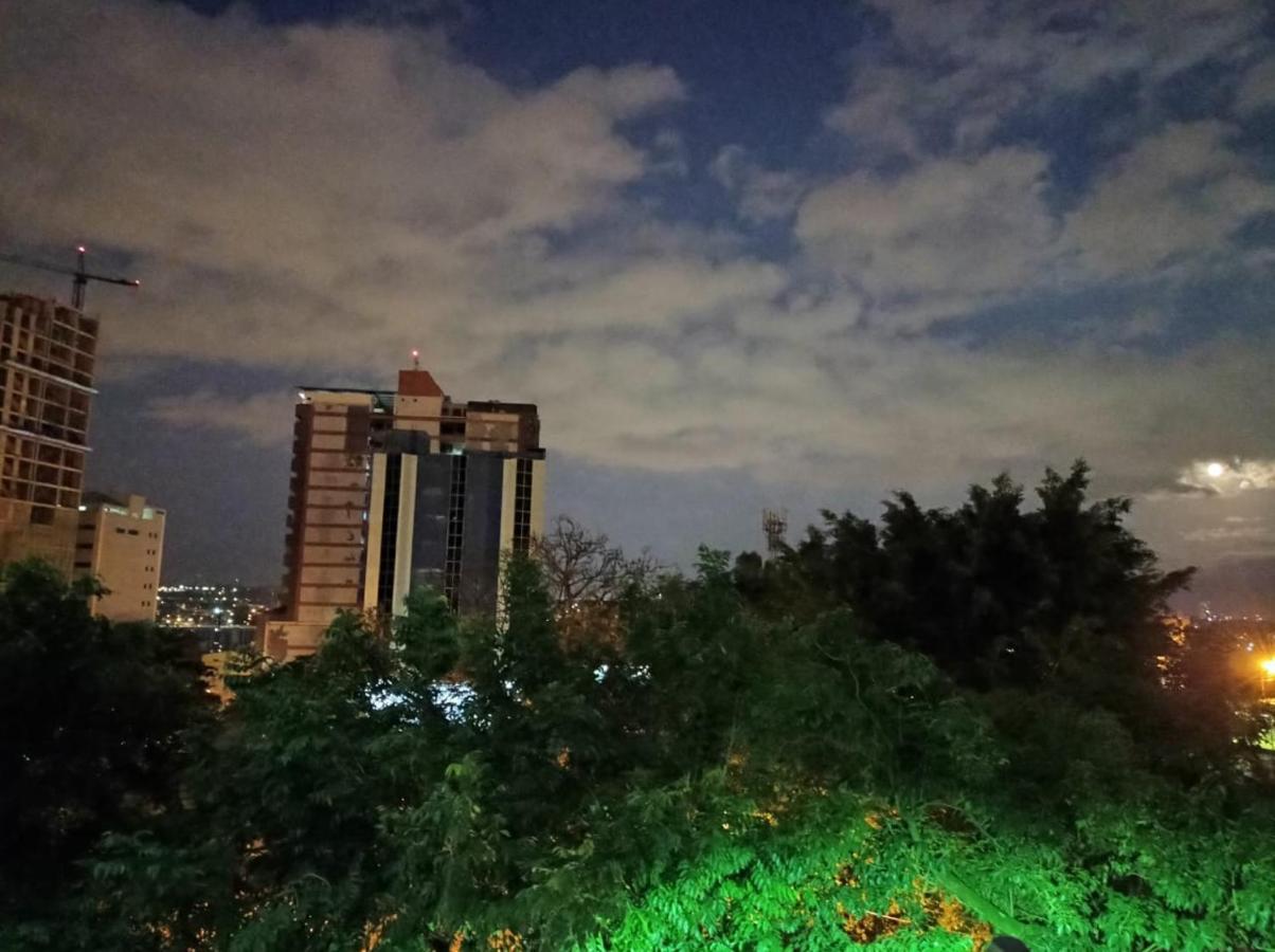 Amplio Y Comodo Apartamento Con Bella Vista En Pleno Centro Ciudad del Este Exteriör bild