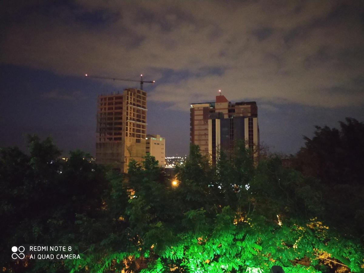Amplio Y Comodo Apartamento Con Bella Vista En Pleno Centro Ciudad del Este Exteriör bild