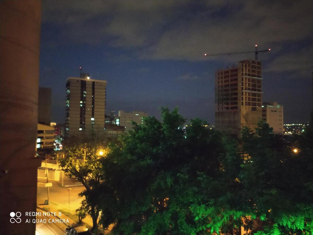 Amplio Y Comodo Apartamento Con Bella Vista En Pleno Centro Ciudad del Este Exteriör bild