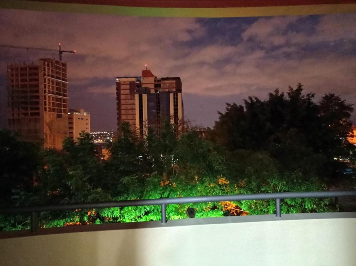 Amplio Y Comodo Apartamento Con Bella Vista En Pleno Centro Ciudad del Este Exteriör bild